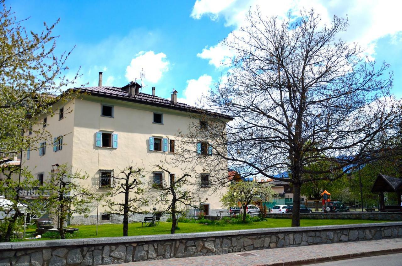 B&B Ca Dei Baroni Pellizzano Luaran gambar
