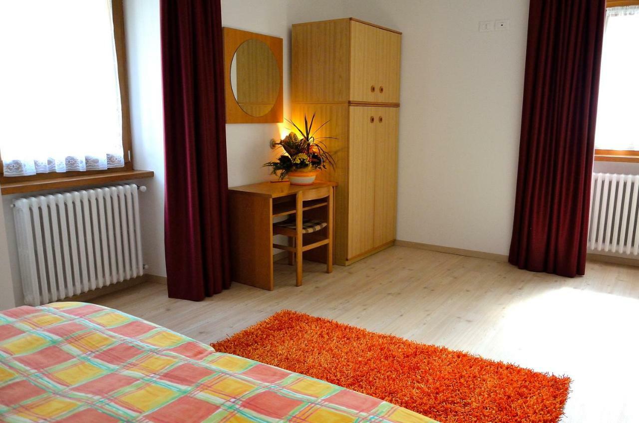 B&B Ca Dei Baroni Pellizzano Luaran gambar