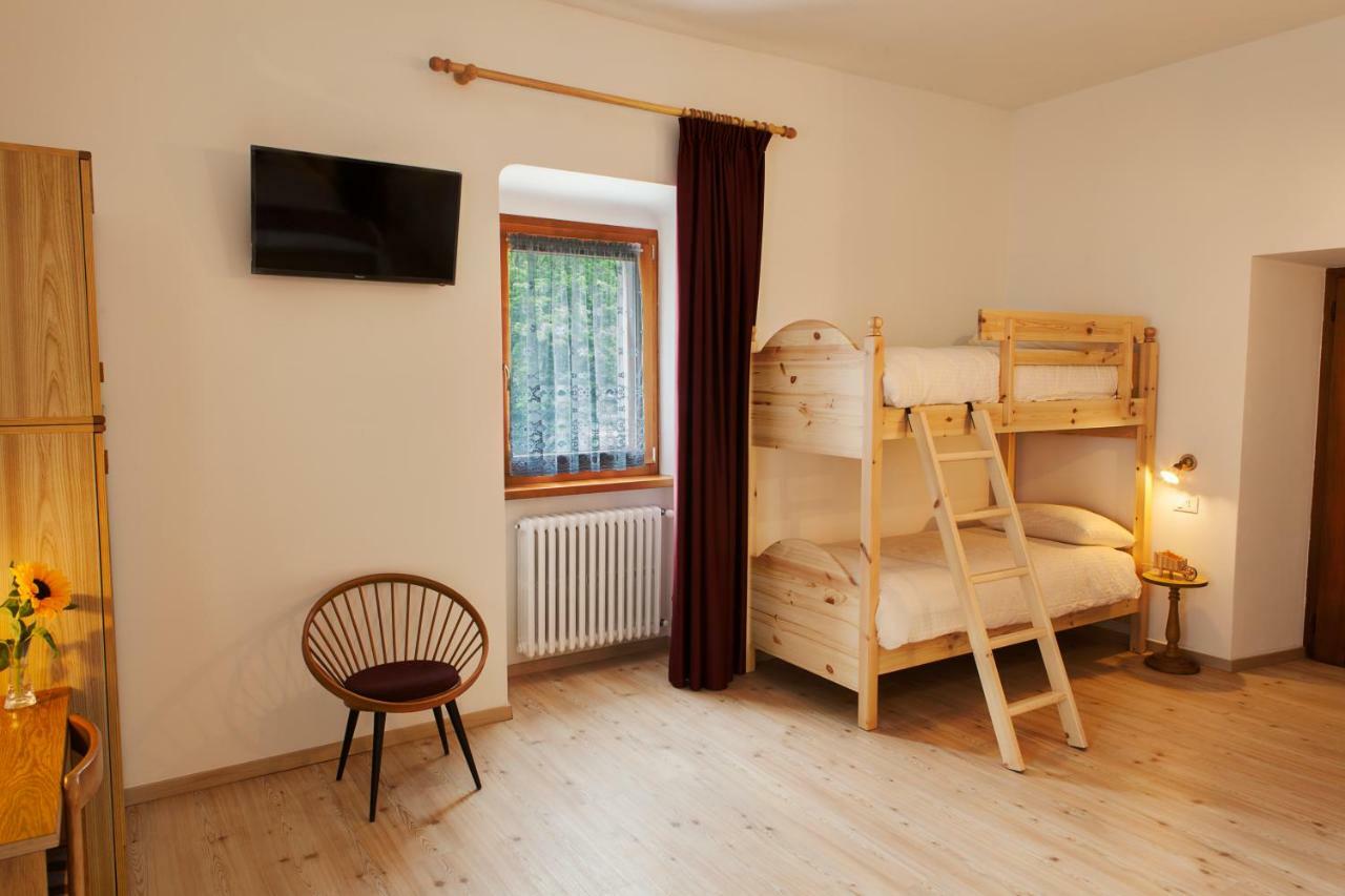 B&B Ca Dei Baroni Pellizzano Luaran gambar