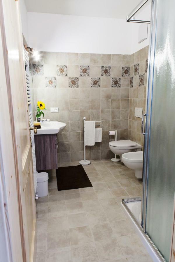 B&B Ca Dei Baroni Pellizzano Luaran gambar